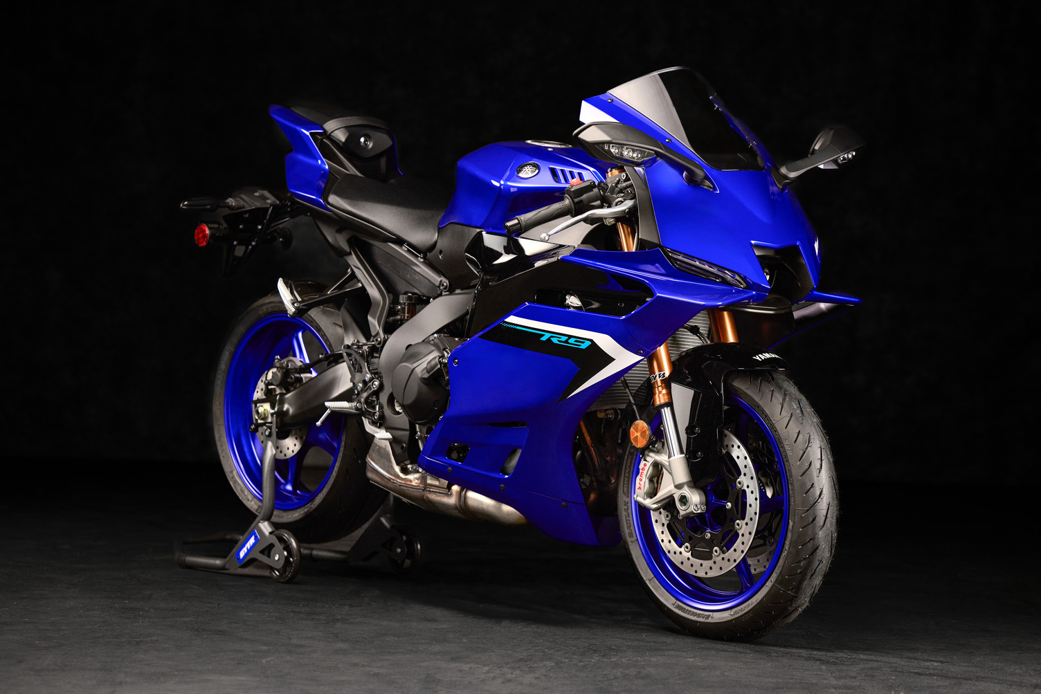 Анонсовано Yamaha YZF-R9
